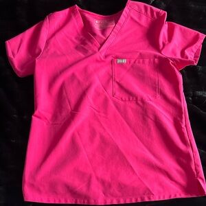 Figs Women's Vivid Pink Short Sleeve Top